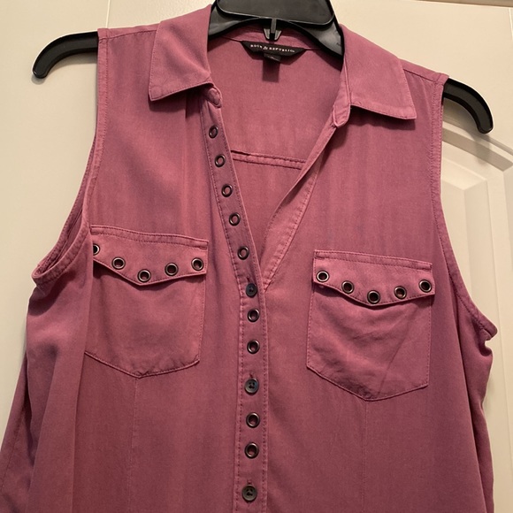 Top - Picture 2 of 2